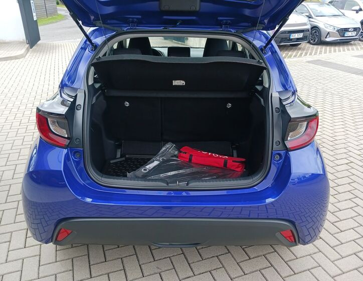 Toyota Yaris 12
