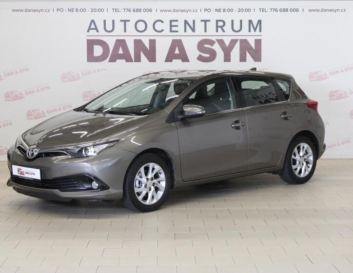 Toyota Auris 1
