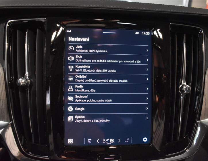 Volvo V90 24
