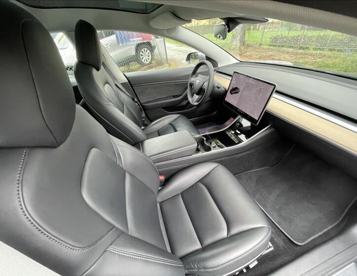 Tesla Model 3 26
