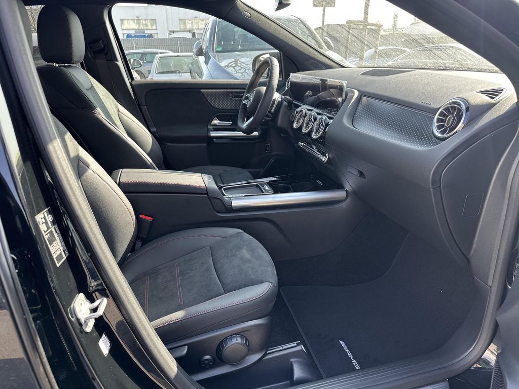 Mercedes-Benz GLA 12