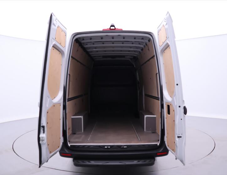 Mercedes-Benz Sprinter 9