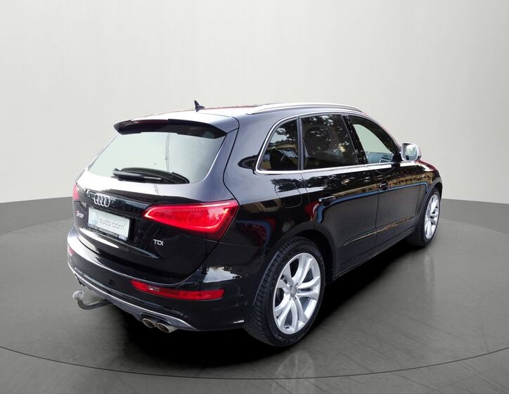 Audi SQ5 4