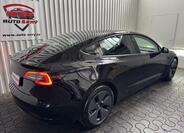 Tesla Model 3 8