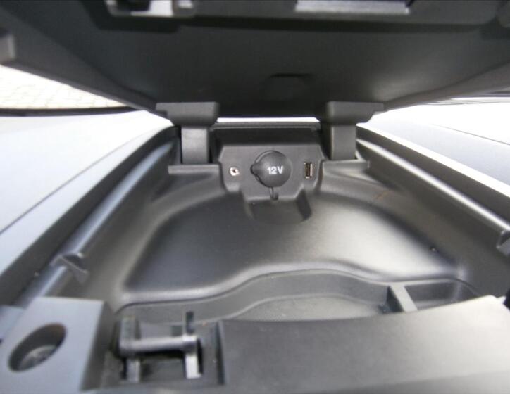 Ford Tourneo Custom 20