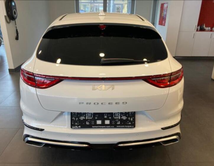KIA ProCeed 15