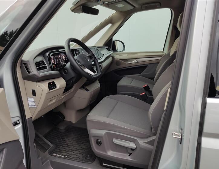 Volkswagen Multivan 8