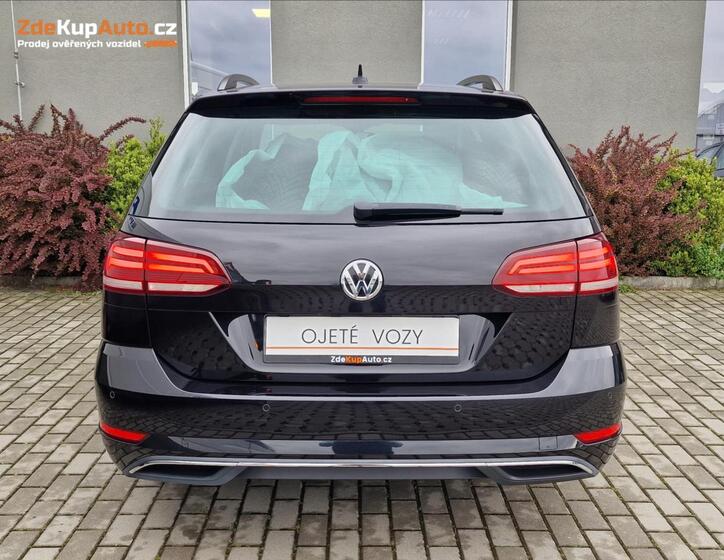 Volkswagen Golf 9