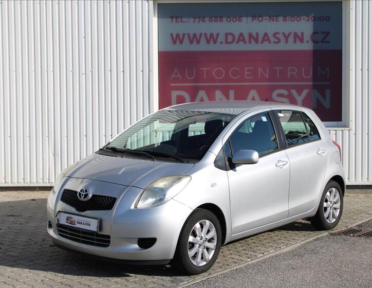 Toyota Yaris 1