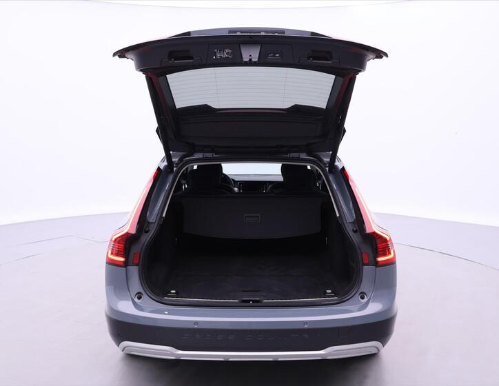 Volvo V90 9