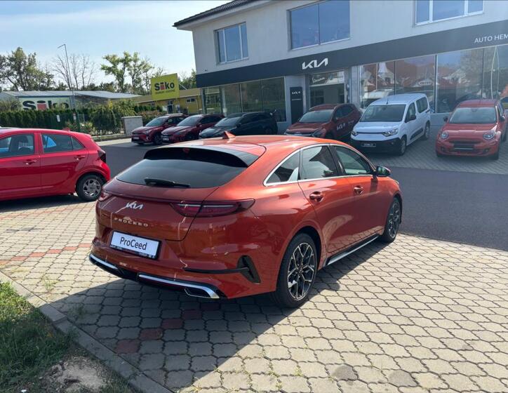 KIA ProCeed 4