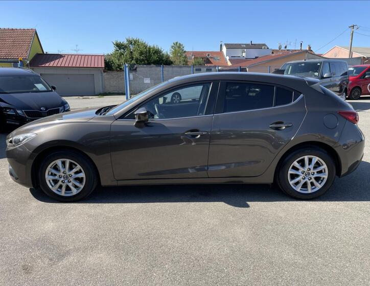 Mazda 3 8