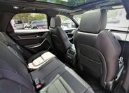Jaguar F-Pace 44