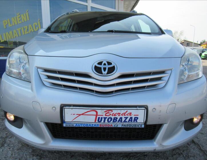 Toyota Verso 3