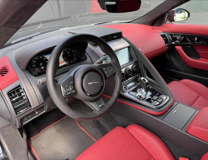 Jaguar F-Type 11