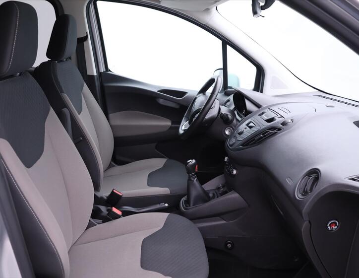 Ford Tourneo Courier 13