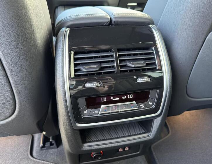 BMW X7 16