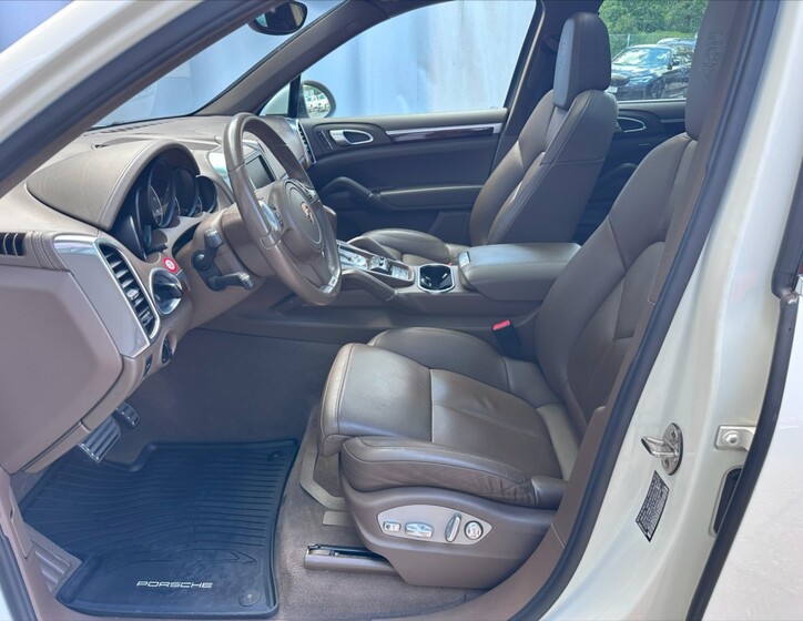 Porsche Cayenne 9