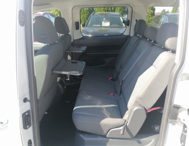 Ford Tourneo Connect 11
