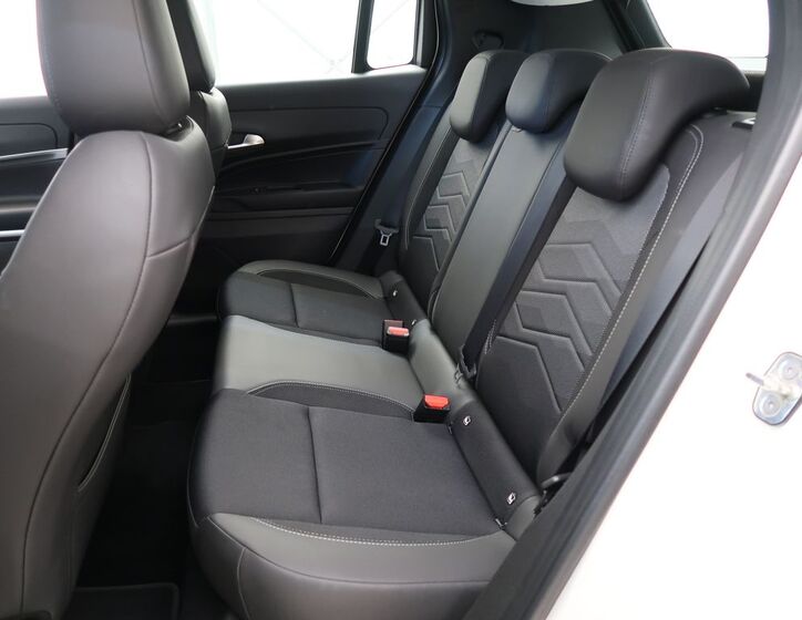 Jeep Avenger 28
