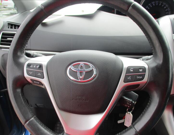 Toyota Verso 19