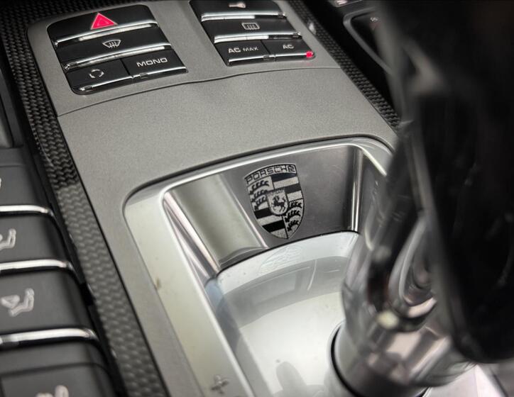 Porsche Panamera 24