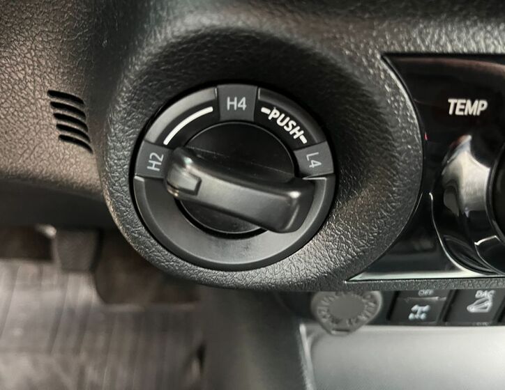 Toyota Hilux 26