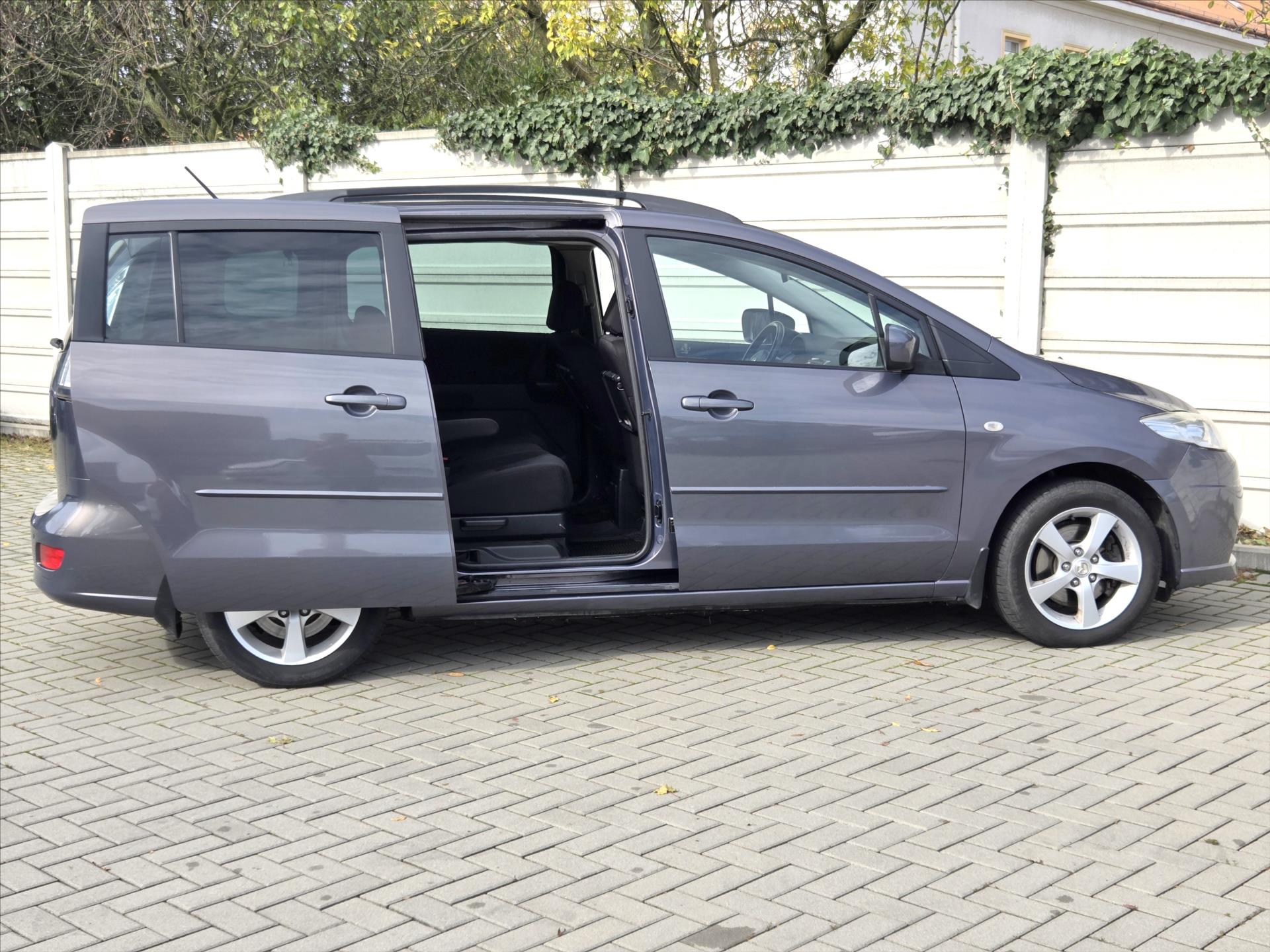 Mazda 5