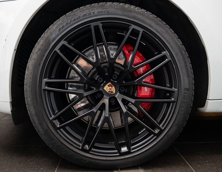 Porsche Macan 19