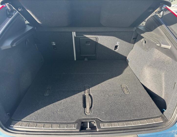 Volvo C40 13