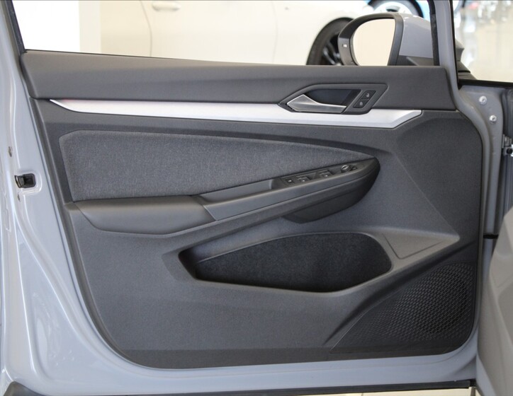 Volkswagen Golf 18