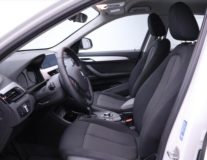 BMW X1 12