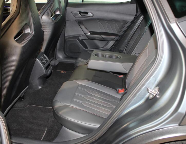 Cupra Formentor 8