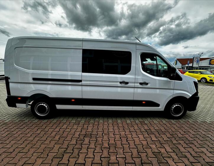 Nissan Interstar 18