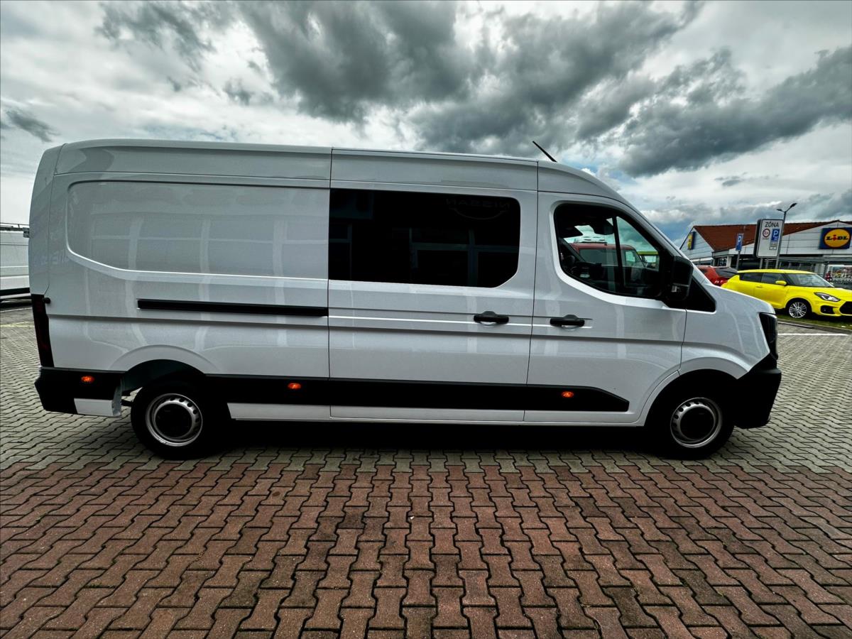 Nissan Interstar
