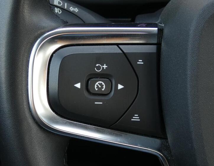 Volvo XC40 11