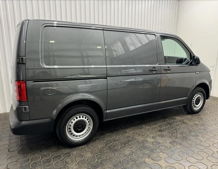 Volkswagen Transporter 9