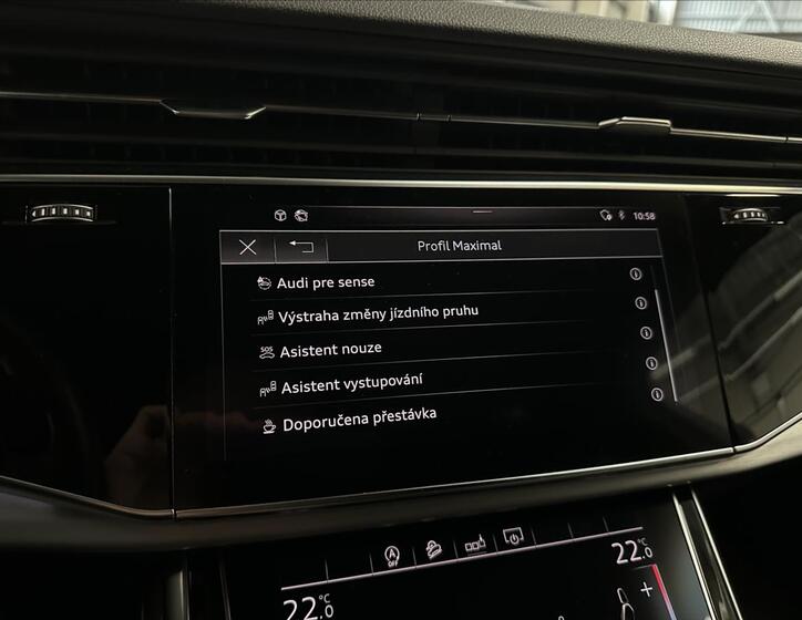 Audi Q7 8