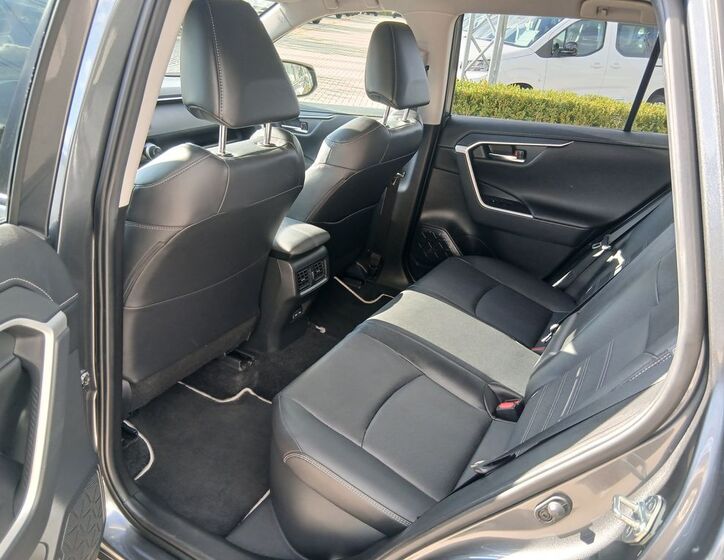 Toyota RAV4 12