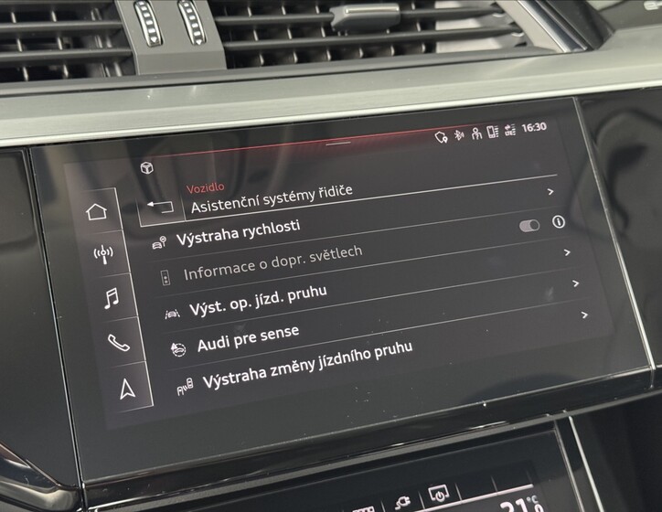 Audi e-tron 32