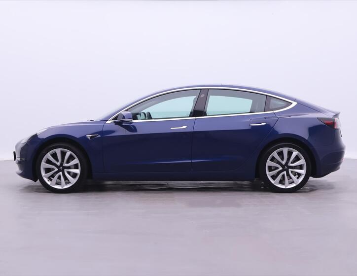 Tesla Model 3 4