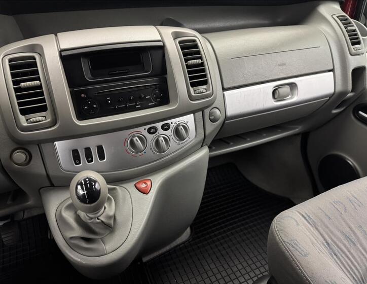Renault Trafic 11