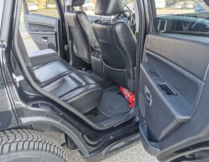 Jeep Grand Cherokee 9