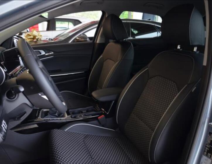 KIA XCeed 8