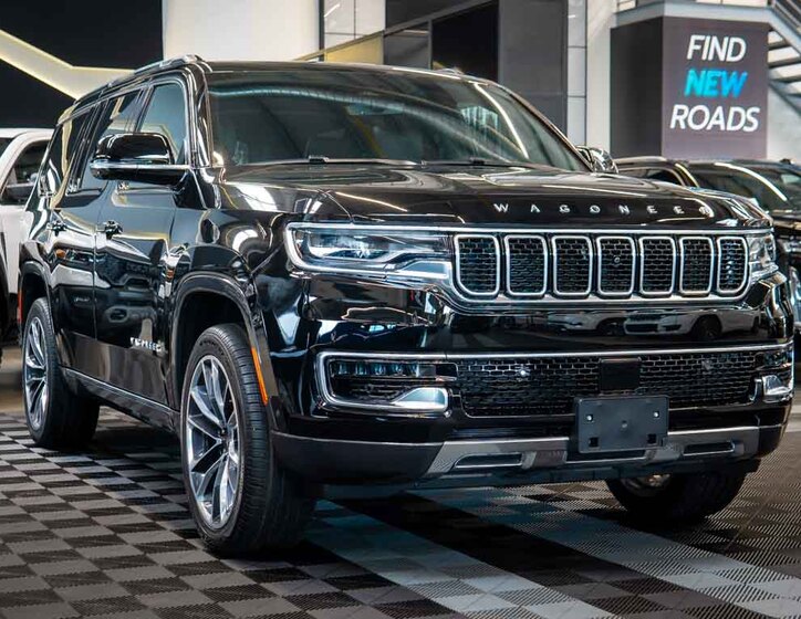 Jeep Wagoneer 10