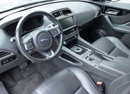 Jaguar F-Pace 10