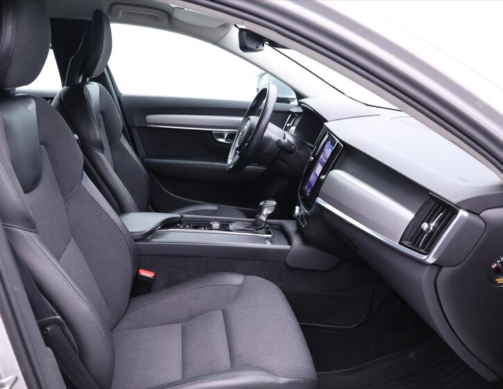 Volvo S90 13