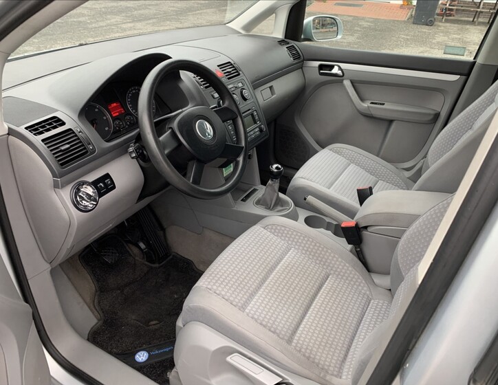 Volkswagen Touran 9