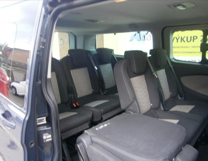 Ford Tourneo Custom 10