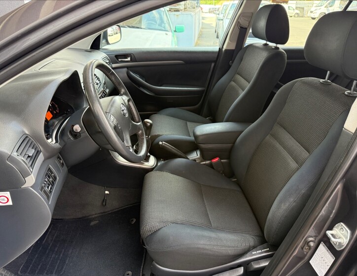 Toyota Avensis 11